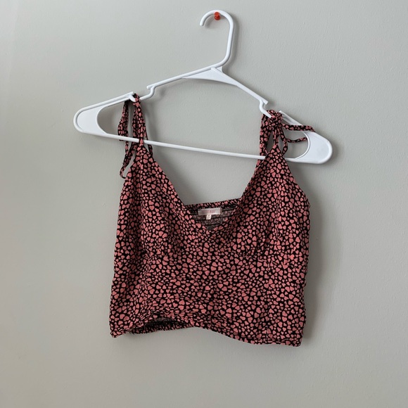 Self Tie Sleeve Crop Top - Picture 2 of 5